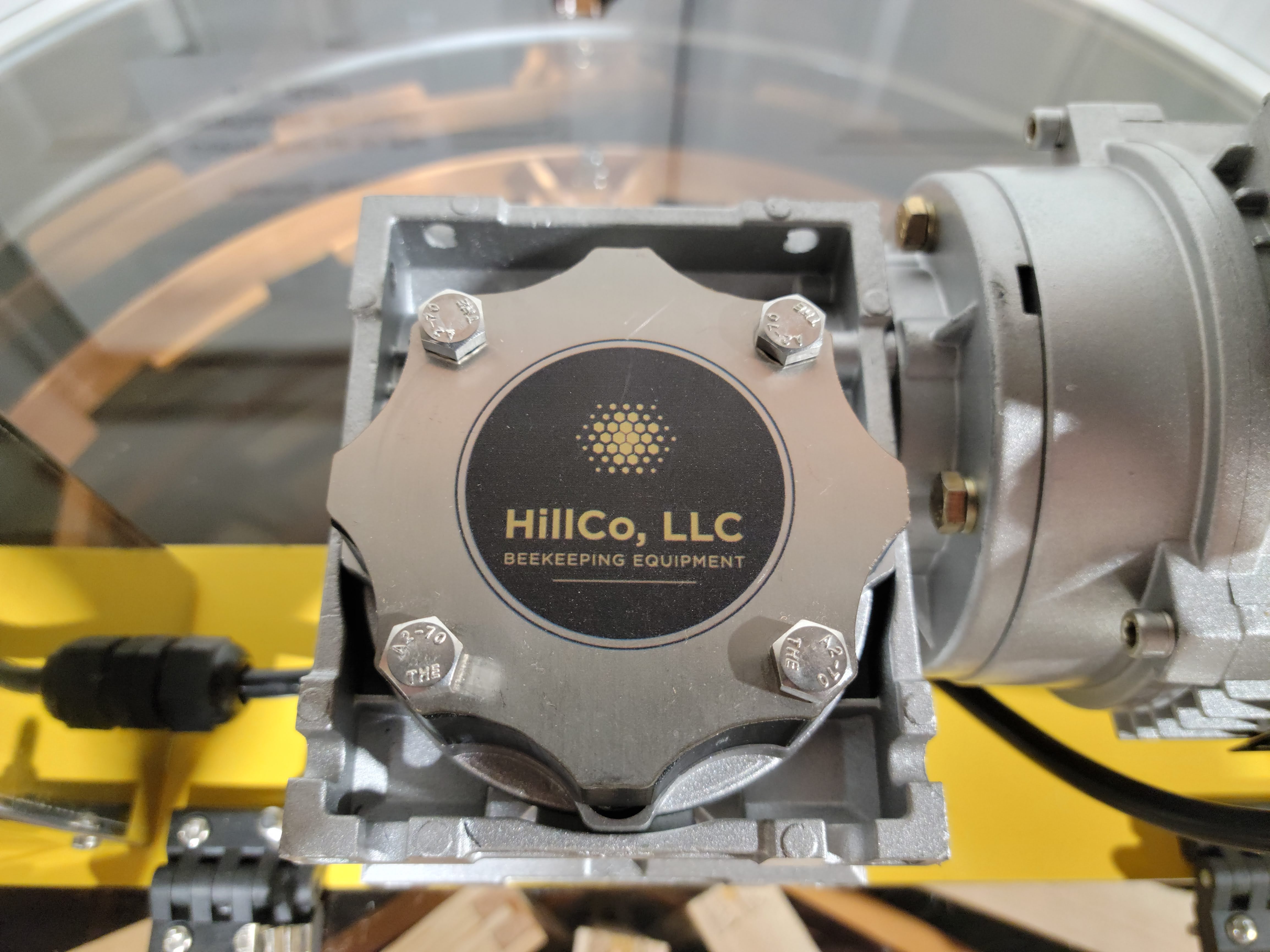 UltraMax Honey Extractor - 18 Frame Radial for beekeeping extracting
